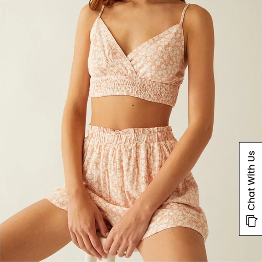 EUC Lost + Wander Floral Crop Top - Picture 3 of 6